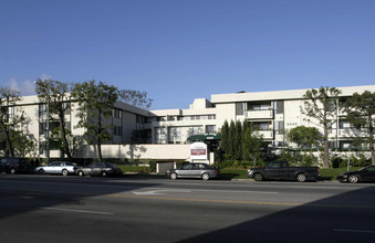 5009 Woodman Ave in Sherman Oaks, CA - Building Photo - Building Photo