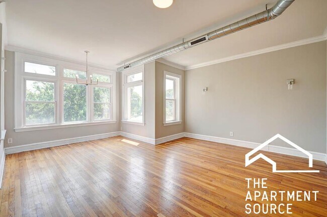 1042 N Kedzie Ave-Unit -3 in Chicago, IL - Building Photo - Building Photo