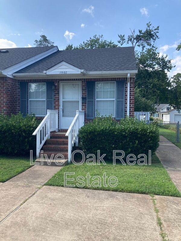 property at 1560 Indiana Ave