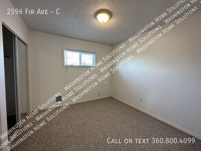 2596 Fir Ave in Bremerton, WA - Building Photo - Building Photo
