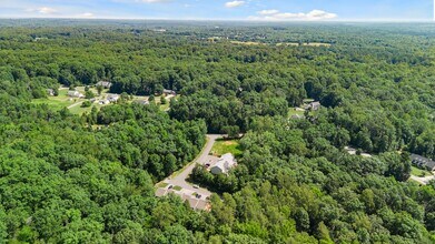 132 Popular Ct in Farmville, VA - Building Photo - Building Photo