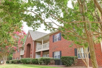 Brookefield Apartments in Raleigh, NC - Foto de edificio - Building Photo