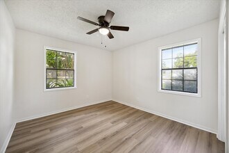 1201 E Alamo St in Brenham, TX - Building Photo - Building Photo