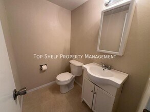 10423 Clark St in Clive, IA - Building Photo - Building Photo