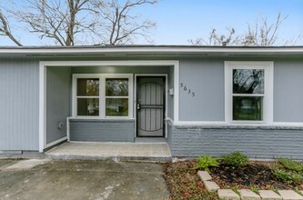5635 Belarbor St in Houston, TX - Building Photo - Building Photo