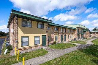 Skyview Terrace in New Orleans, LA - Building Photo - Building Photo
