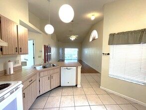 6010 Scotchwood Gln, Unit 104 in Orlando, FL - Building Photo - Building Photo