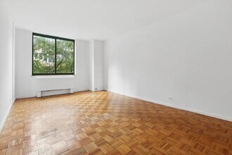 295 Greenwich St in New York, NY - Building Photo - Building Photo