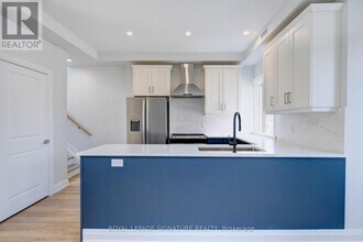 225 Carlton St. in Toronto, ON - Building Photo - Building Photo