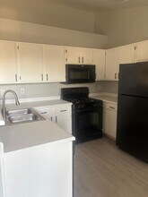 4612 Krissylouise Way in Las Vegas, NV - Building Photo - Building Photo