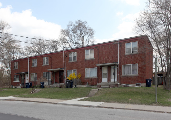 27-37 Langden Ave in Toronto, ON - Building Photo - Primary Photo