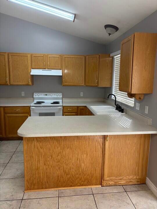 474 S 1300 E in Layton, UT - Building Photo