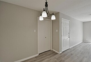 12955 Woodforest Blvd in Houston, TX - Building Photo - Building Photo
