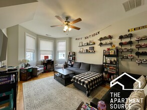 3611 W Wolfram St, Unit 3F in Chicago, IL - Building Photo - Building Photo