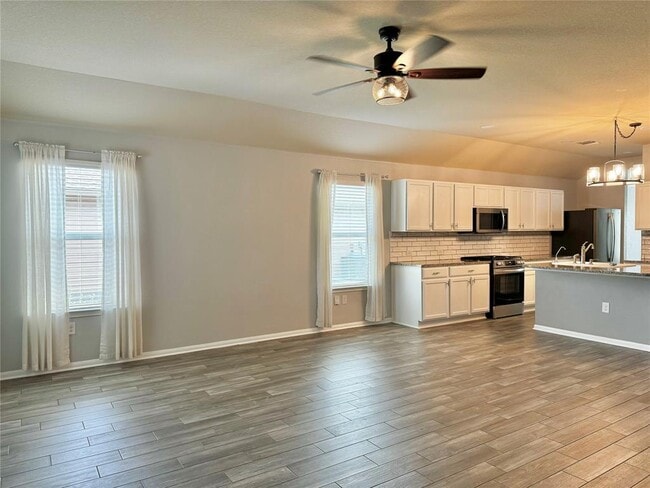715 Luna Vista Dr in Hutto, TX - Building Photo - Building Photo