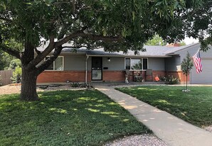 3690 W Latonka Rd in Littleton, CO - Building Photo