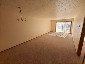 Pine Run Place Independent Living 55+ in Clio, MI - Foto de edificio - Building Photo