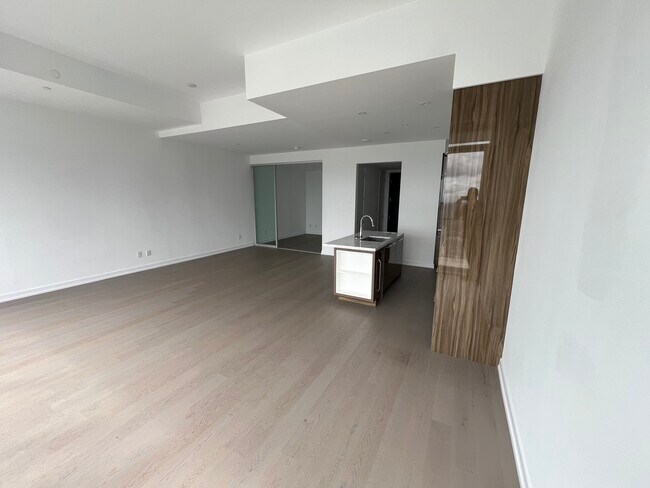 488 University Ave in Toronto, ON - Building Photo - Building Photo