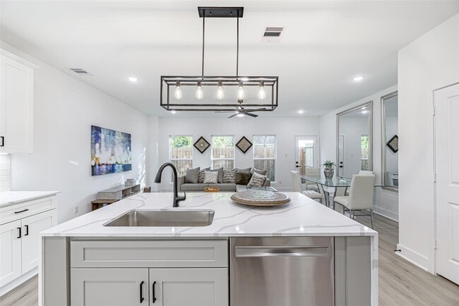 7806 Comal St in Houston, TX - Building Photo - Building Photo