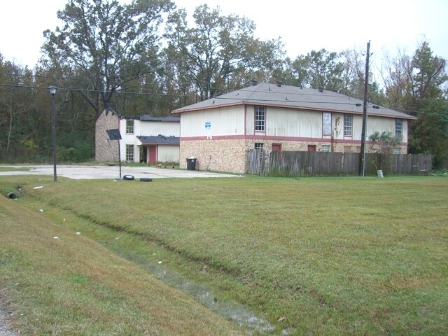 5563 Regatta Dr in Baton Rouge, LA - Foto de edificio - Building Photo