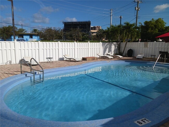 11750 NE 16th Ave in Miami, FL - Building Photo - Building Photo