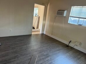 920 W 13th St, Unit #B in Merced, CA - Foto de edificio - Building Photo