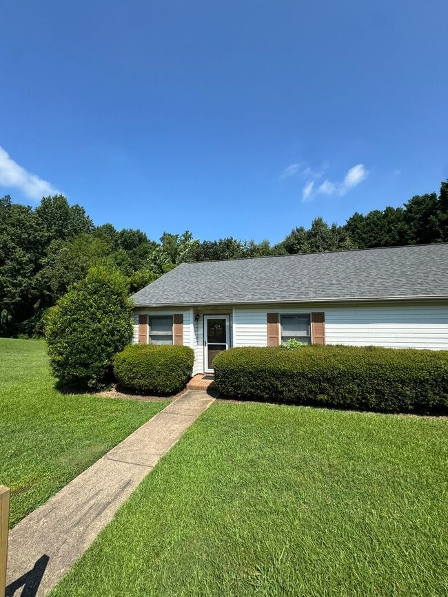 104 Peninsula Pl Ln in Mooresville, NC - Foto de edificio - Building Photo