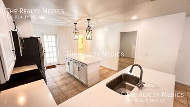 1009 Alfred Dr in Orlando, FL - Building Photo - Building Photo