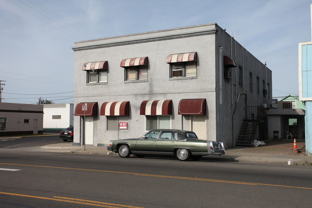 8375 Lander Ave in Hilmar, CA - Building Photo