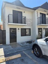 5301 W 22nd Ct, Unit # 5301 in Hialeah, FL - Building Photo