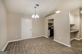 6096 Creekford Dr in Lithonia, GA - Building Photo - Building Photo