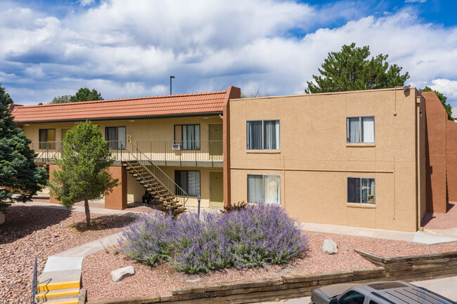 Peak 1465 in Colorado Springs, CO - Foto de edificio - Building Photo