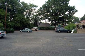 Jeanette Apartments in Bloomfield, NJ - Foto de edificio - Building Photo