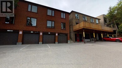 546 Eglinton Ave E in Toronto, ON - Building Photo - Building Photo