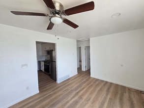 6631 Julian St in Denver, CO - Foto de edificio - Building Photo