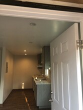110 E 71st St in Los Angeles, CA - Building Photo - Building Photo
