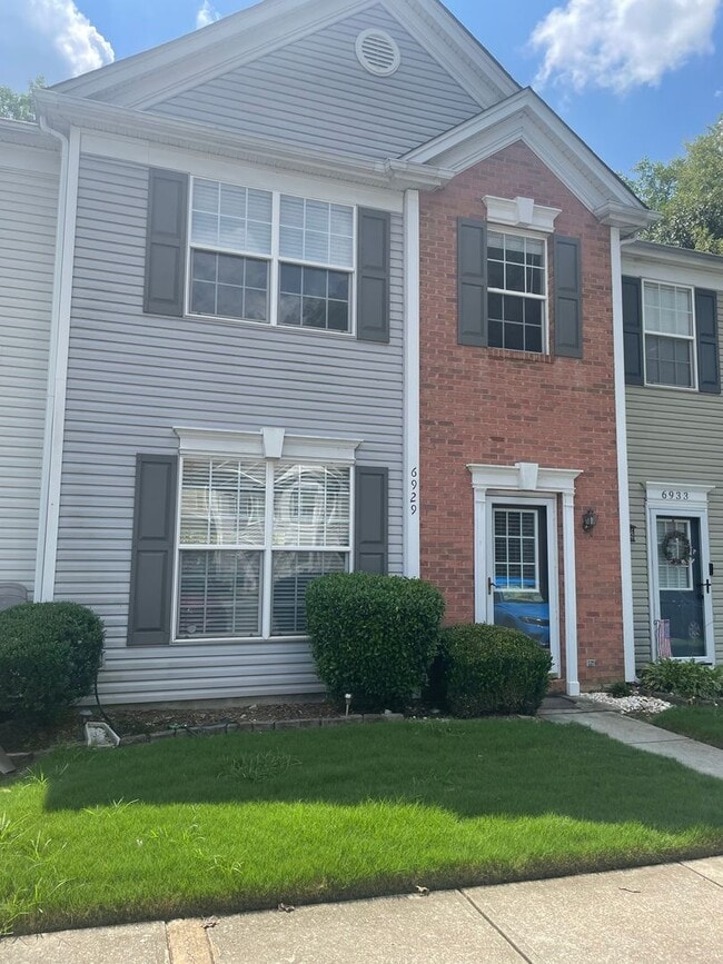 6929 Rothchild Dr in Charlotte, NC - Building Photo - Building Photo