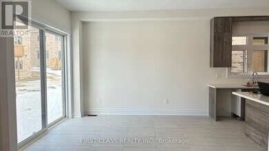 89 Archerhill Ct in Aurora, ON - Building Photo - Building Photo