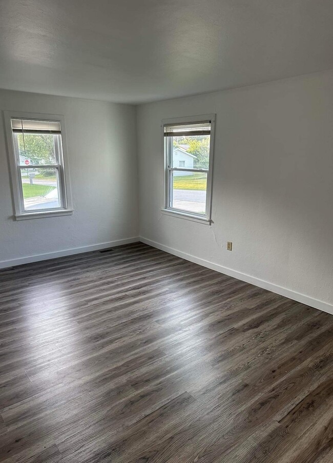 property at 847 Greenvale Ave