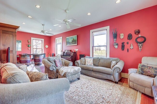 3177 Vichy Ave in Napa, CA - Building Photo - Building Photo