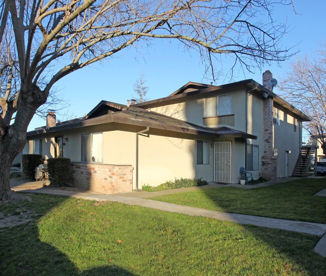 Cypress Meadows in Sacramento, CA - Foto de edificio - Building Photo