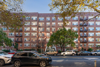 Glenn Briar in Brooklyn, NY - Foto de edificio - Building Photo