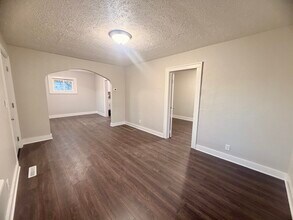 1226 Shakespeare Ave in Kalamazoo, MI - Building Photo - Building Photo