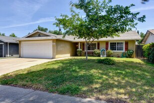 8216 Baymore Way in Citrus Heights, CA - Building Photo