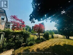 272 Essex Ave in Richmond Hill, ON - Building Photo - Building Photo