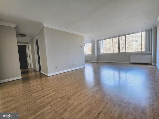 5565 Columbia Pike, Unit 712 in Arlington, VA - Foto de edificio - Building Photo