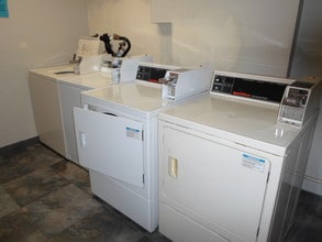 12720 Burbank Blvd, Unit 311 in Los Angeles, CA - Building Photo - Building Photo