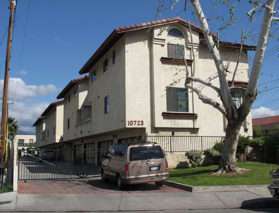 10723 Weaver Ave in El Monte, CA - Foto de edificio