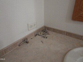 560 Water Tower Rd in Moncure, NC - Foto de edificio - Building Photo