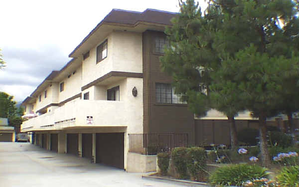 801 W Duarte Rd in Monrovia, CA - Building Photo - Building Photo